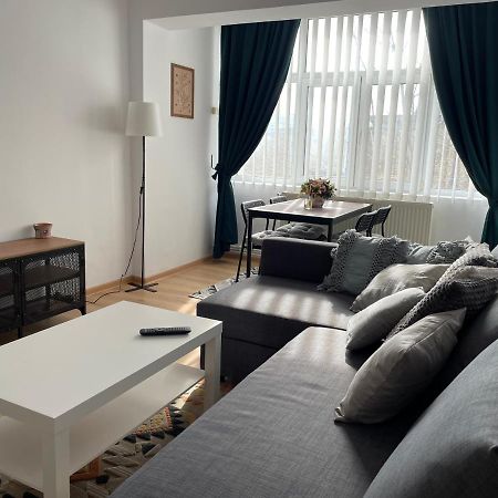 Apartament Cina Husi Экстерьер фото