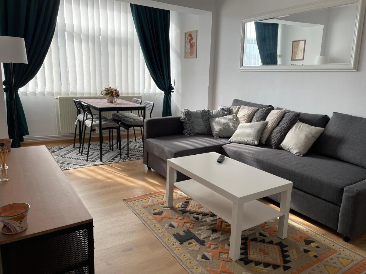 Apartament Cina Husi Экстерьер фото