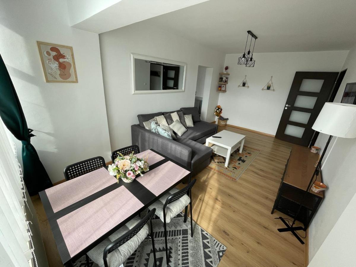 Apartament Cina Husi Экстерьер фото