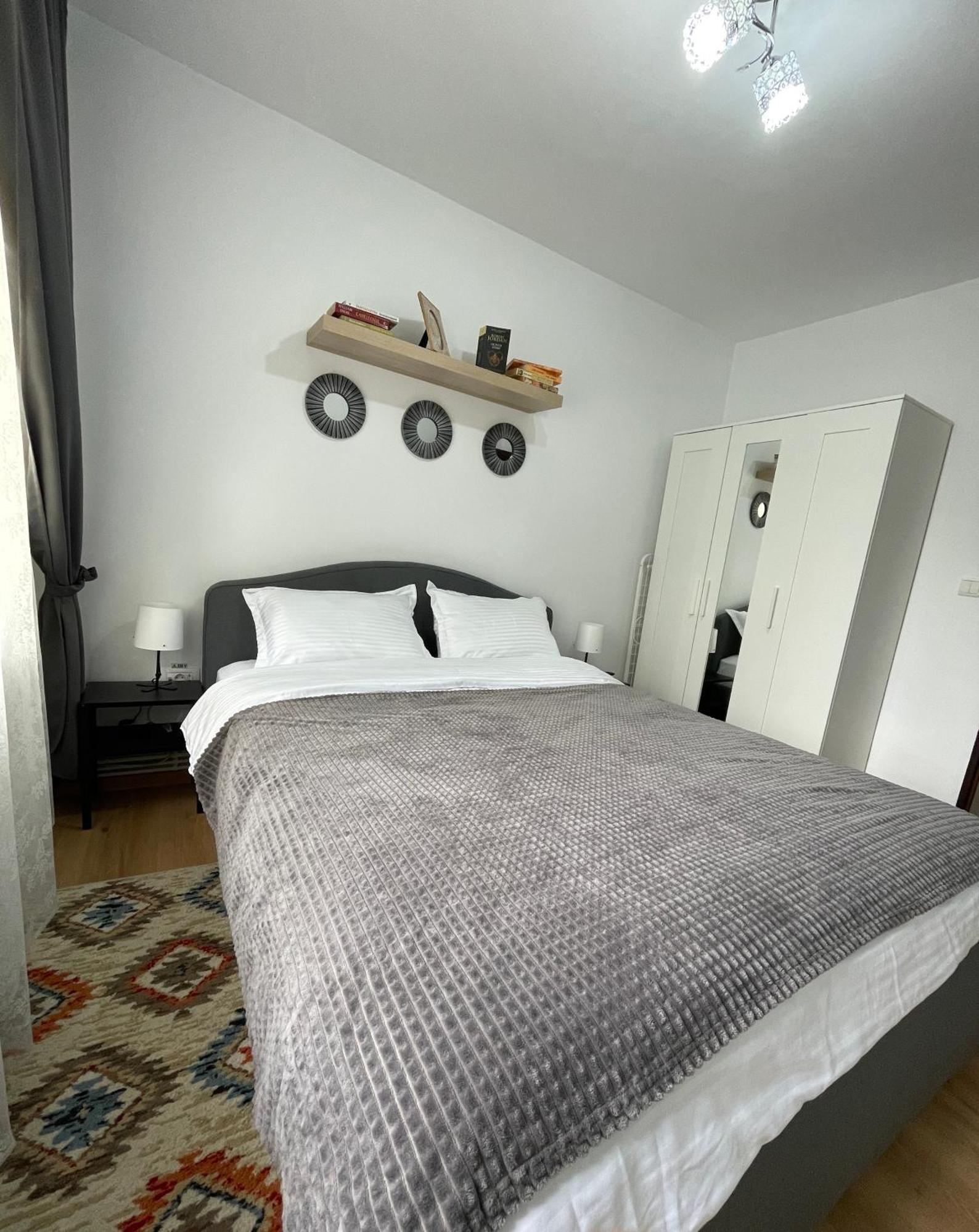 Apartament Cina Husi Экстерьер фото